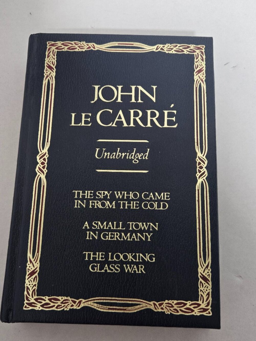📚🕵️ JOHN LE CARRÉ – THREE COMPLETE SPY NOVELS – 1983 HARDCOVER 🕵️📚
